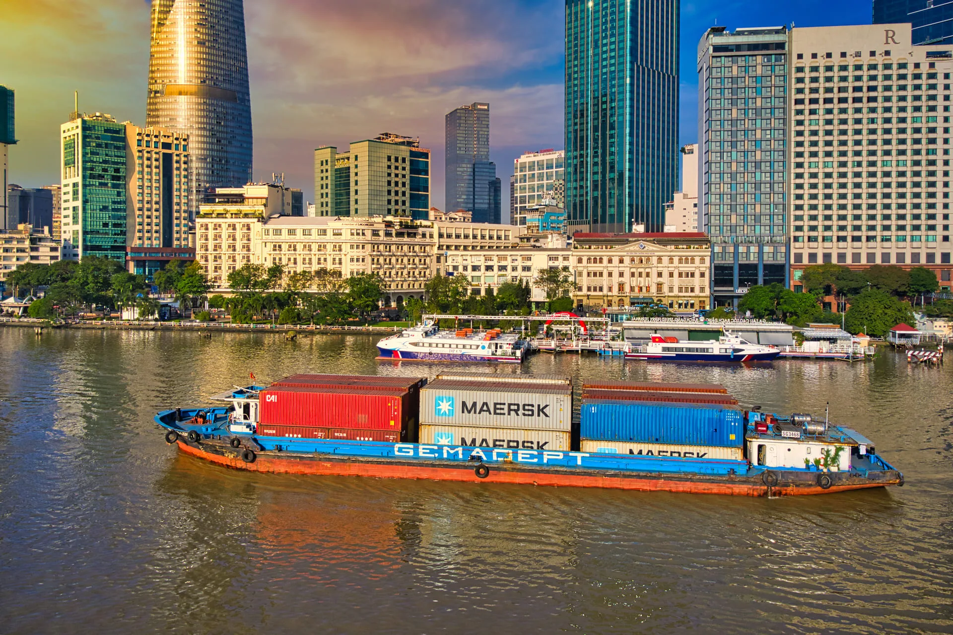 Sà lan (sức chở: 75-250 Teu)