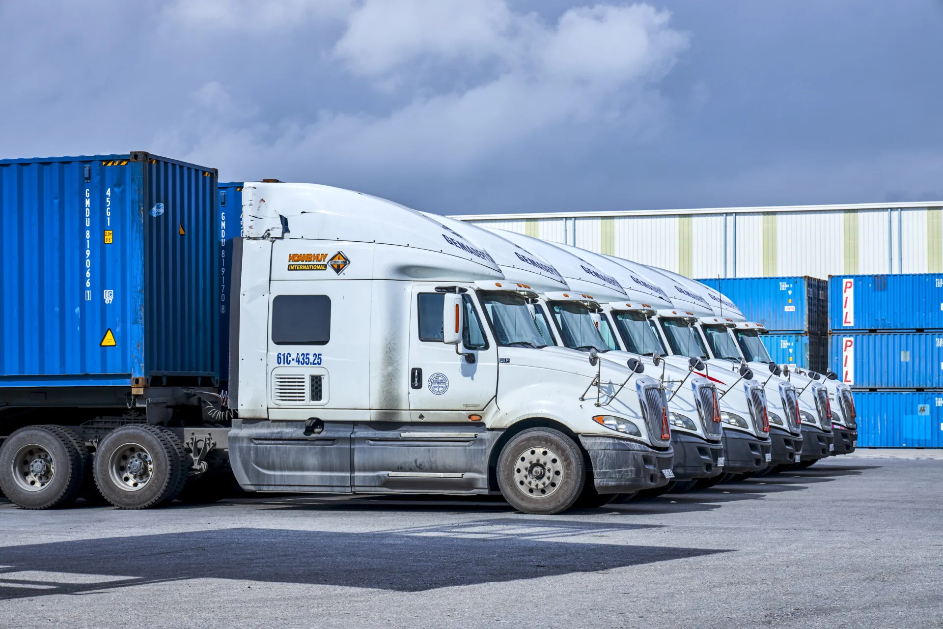 Dịch vụ port-logistics