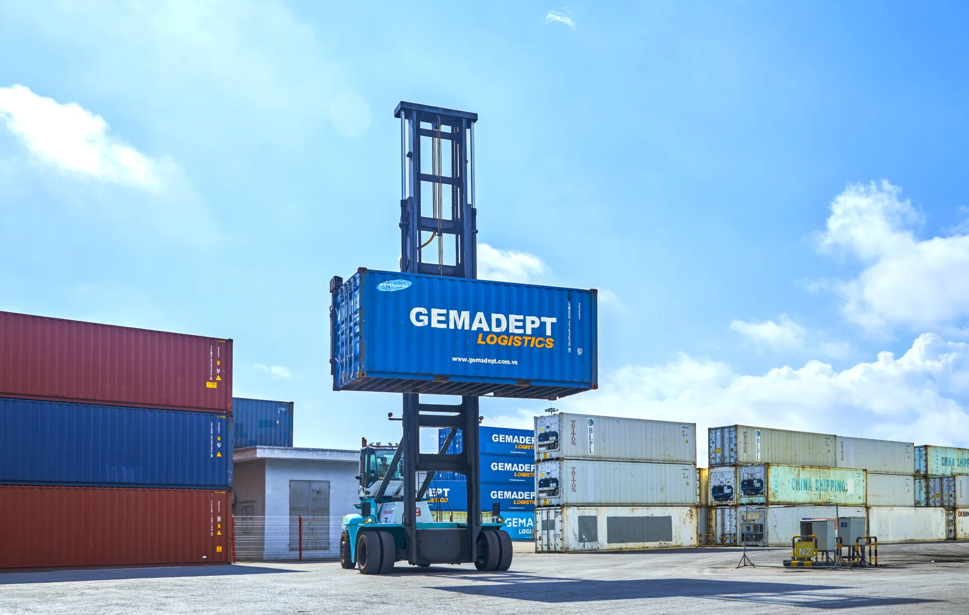 Dịch vụ xếp dỡ container hàng/vỏ