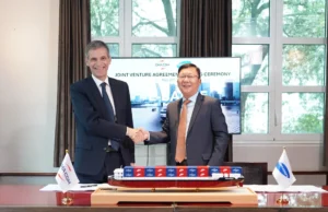 Mr. Rodolphe Saadé, Chairman and CEO of CMA CGM Group (France), and Mr. Nguyen Thanh Binh, CEO of Gemadept Corporation, signed a strategic cooperation agreement to establish a joint venture, marking a significant step in the development of green logistics solutions in Vietnam (May 27, 2025).